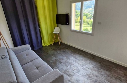 Aubres Apartment | New: Type 2 apartment in South Drôme Provençale
