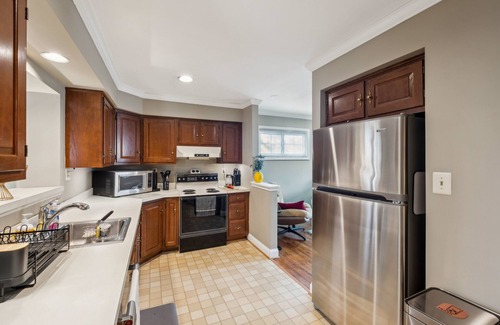 Seminary Hill House | NEW! Uline Hospitality (4-Bedroom Home)