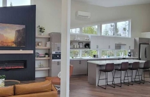 Tobermory Cottage | New Unique Luxury Home with Private Courtyard! (Brand New Build)