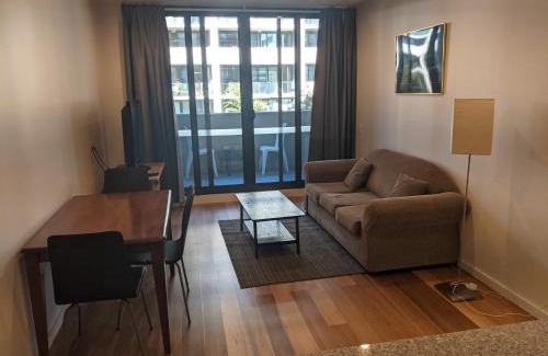 Braddon Apartment | New unit next to Myers