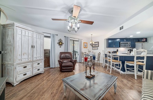 Gulf Shores Condo | *New Updates for 2025* | Walk to Everything! | Dog-Friendly Resort | My Beach Getaways