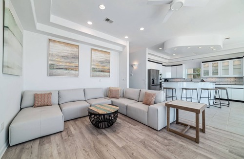 Ono Island House | New Updates for 2025 | Gulf Front | Sleeps 20 | Swim Spa | Beach Getaways