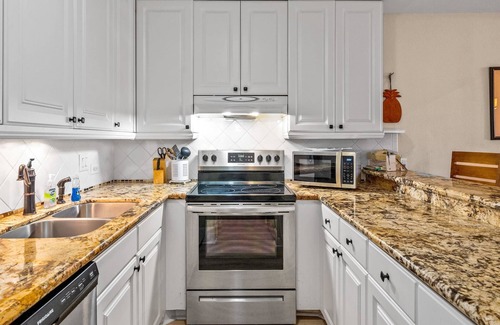 Kihei Condo | New Upgrades! Tropical Decor Penthouse, Gr8 Ocean Views Full A/C Close 2 beach