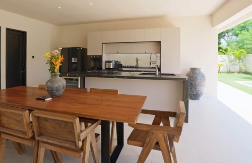 Ungasan Villa | New villa in uluwatu spacious and quiet 2 pools!