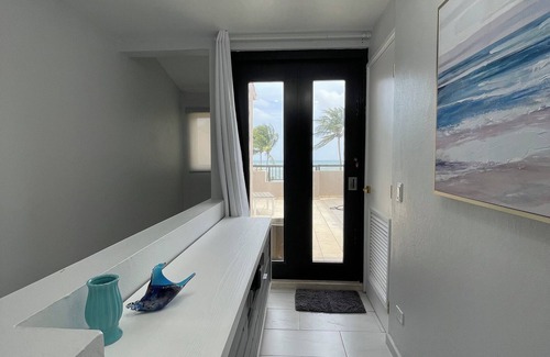 Candelero Abajo House | New Villa Listing 20 yards from Beach