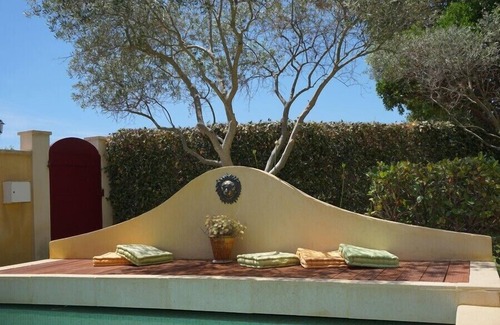 Cornillon-Confoux House | New " Villa Nova "