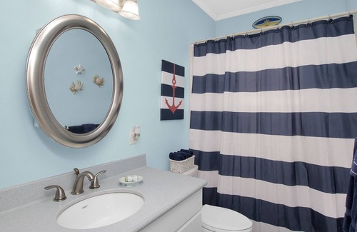 Marathon House | NEW w Private Pool close to the beach plus parking, 30 ft dockage, private yard