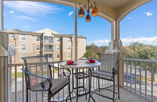 Windsor Hills Condo | 🏝New Water Park! Huge Pool, 5 Minutes to Disney World!🏝