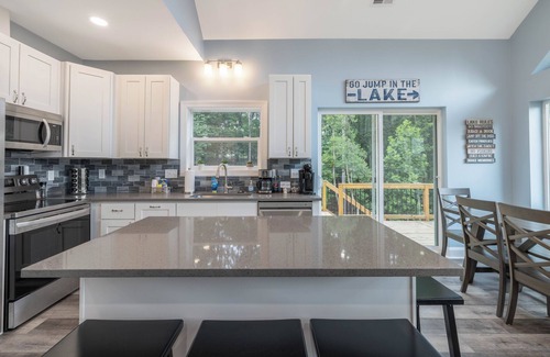 Mount Gilead House | New, waterfront, family size lake house in a quiet cove at Lake Tillery.