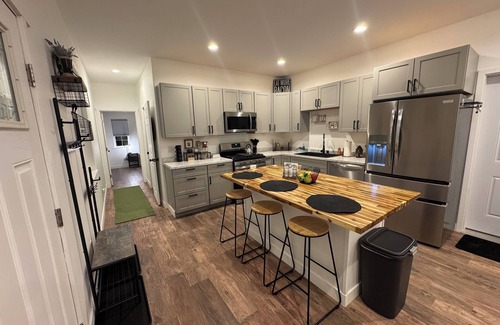 Wasilla House | NEW & welcoming guesthouse in family-friendly neighborhood close to town