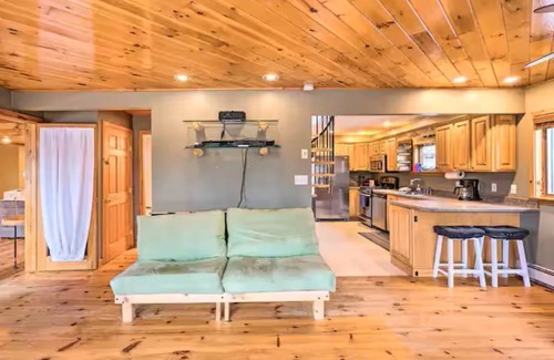 Thornton House | NEW! White Mountains View Escape