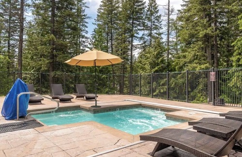 Whitefish Cabin | NEW whitefish Mountain cabin