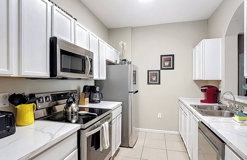 Windsor Hills Condo | New! Windsor Hills Galaxy's Edge Home, 2mi to Disney!