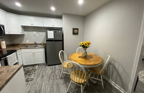 Colonial Heights House | New! Woodcrest Cottage - Close to Tri-Cities