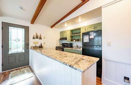 Sky Valley House | New! Woodlore: Lake Access, Fireplace, Hot tub, Grill!