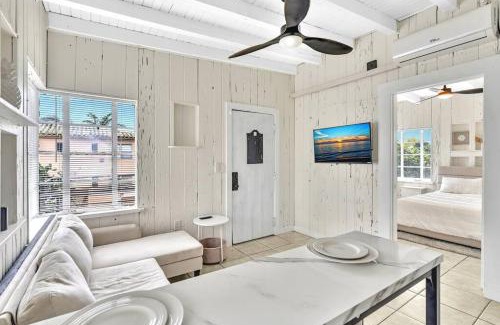 Northeast Miami Apartment | New Year and Holiday Charming Miami Riverfront Stay!