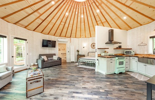 Thayerville Cabin | New! Yellowstone Yurt: Lake Area, Gas Fireplace, Sauna!