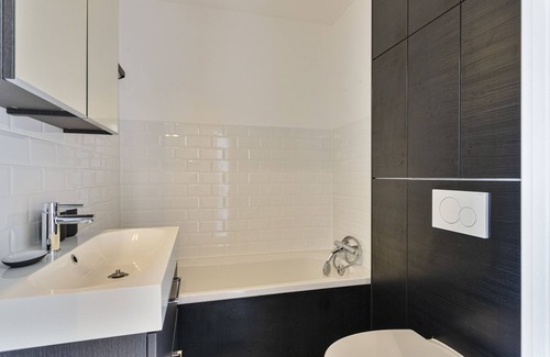 Antwerp Apartment | New-York style studio (free parking/NETFLIX & sunny terrace)
