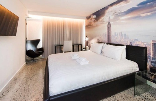 Perth Apartment | New York Style Studio in Northbridge with Roof Terrace