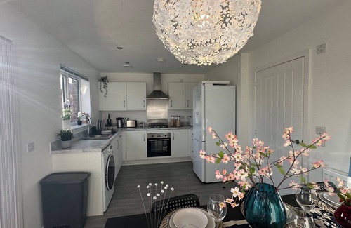 Clydebank Apartment | Newbuild Riverview 3BDR House near Glasgown