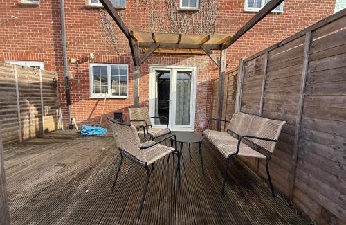 Swindon House | Newbury House Long Stays Free Parking and Wifi