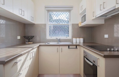 Newcastle Apartment | Newcastle Nook Convenient Comforts in the CBD