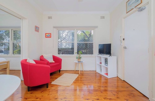 Newcastle Apartment | Newcastle Nook Convenient Comforts in the CBD