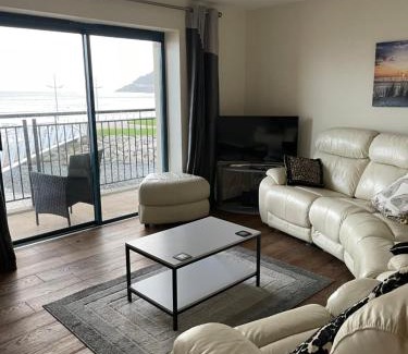 Newcastle Apartment | Newcastle Seafront Apartment with Wifi and Parking