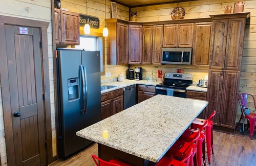 Chalet Village North Cabin | Newer Built Cabin! View of Mount LeConte! Hot tub! Game Room!