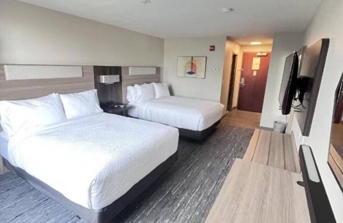 Federal Way House | Newest extended stay all-suite hotel!