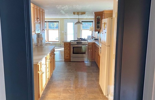 Bristol House | Newfound Lakefront Home!