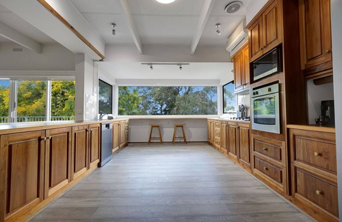 Paynesville House | Newlands Waterfront - Your own waterfont home with private, deep water jetty
