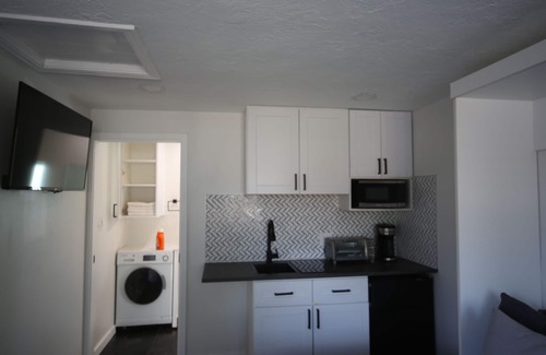 North Park Hill Condo | Newley remodeled studio in Denver/Park Hill