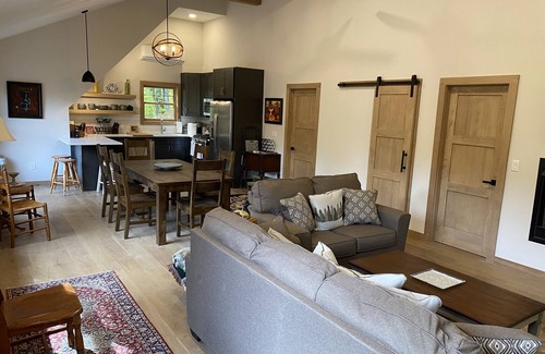 Windham Cabin | Newly Built 1200sq ft Guest House 4min to Ski & Hiking