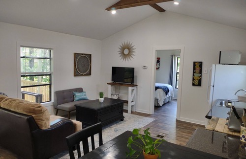 Longview House | NEWLY Built, 2 Peaceful Neighborhood