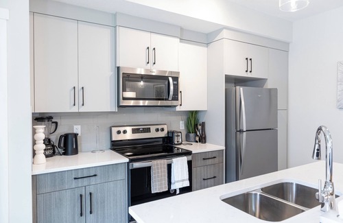 Southwest Calgary House | Newly built 2Bedroom 2bathroom Stylish Townhome with attached garage