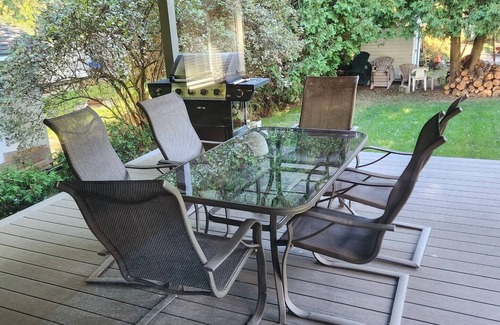 Inverhuron Cottage | Newly Built 3 Bedroom Cottage, Steps to the Beach