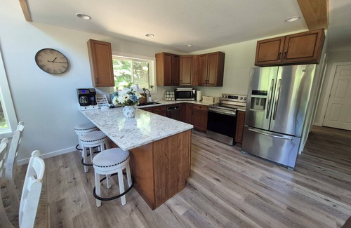 Mears Cottage | Newly built 4-bedroom cottage w/WiFi & AC next to dunes, Lake Michigan & beach