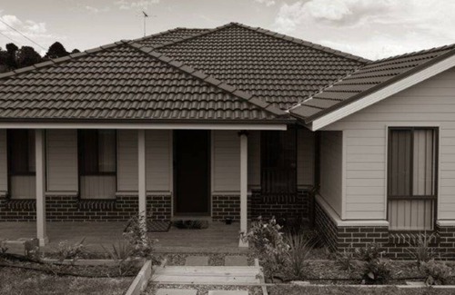 Katoomba House | Newly Built - Blue on Albion