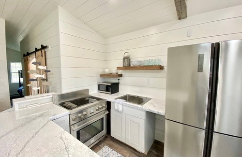 Newport Cottage | Newly Built Cozy Cottage