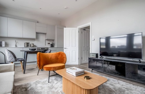 Fulham Apartment | Newly Built Fulham 1BR nr Parsons Green Tube, by Blueground