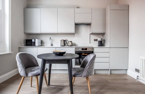 Fulham Apartment | Newly Built Fulham 1BR nr Parsons Green Tube, by Blueground