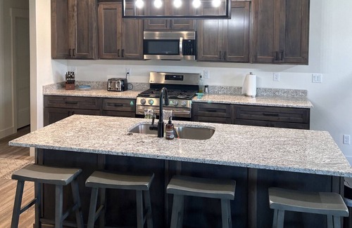Preston House | Newly built in 2022. Cheerful, 3-Bedroom Home