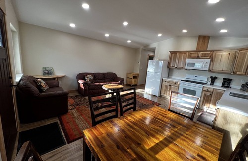 Sterling Cabin | Newly Built: Kenai River Front Cabin with 2 Bedrooms - Premier Fishing Location