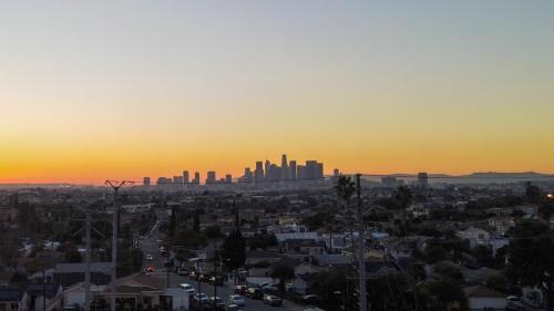 Los Angeles Villa | Newly built modern LA enclave for entire family