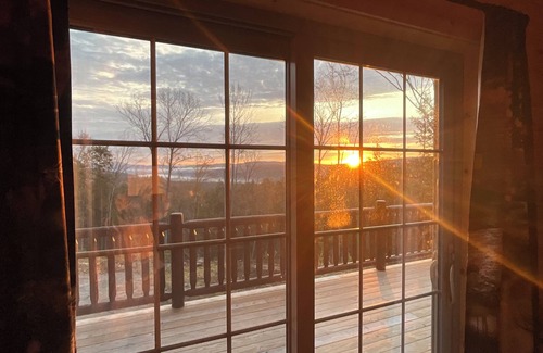 Alexandria Cabin | Newly built mountainside log cabin in Lakes Region . Newfound Lake nearby.