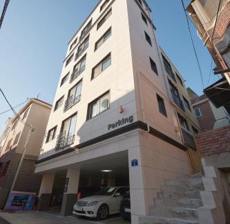 Cheongpa-dong Apartment | Newly Built, Quiet 2BR, 10min Walk to Seoul Stn
