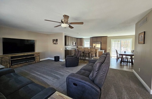 Mears House | Newly built secluded 5-bedroom home