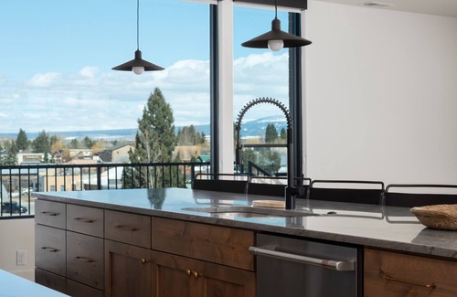 Driggs Condo | *Newly Built* The Grand ⁓Penthouse ⁓Amazing Views ⁓ Pool Table ⁓ Downtown Driggs