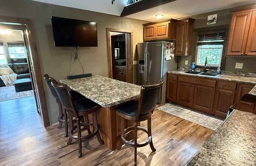 Sparta Cabin | Newly built "tinyish cabin